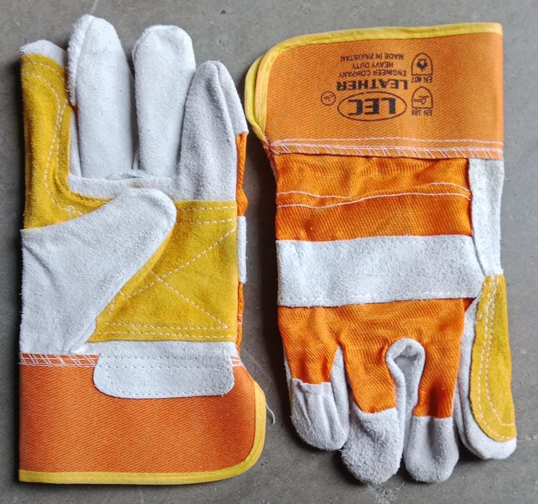 500 doz Leather Safety Gloves, Cash Payment